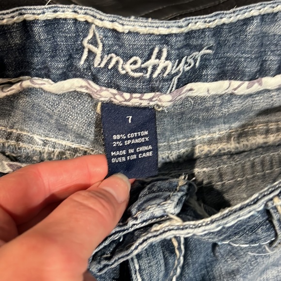 Jean cut off shorts with button pockets - Picture 3 of 9